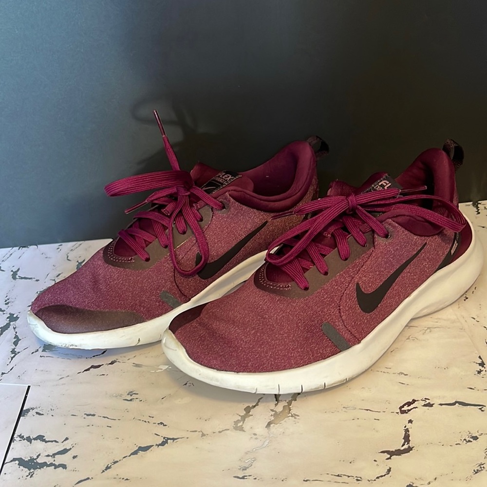 NIKE Women’s Flex Experience 8 Sneakers